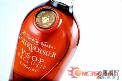 Courvoisier VSOP干邑酒瓶上的拿破仑徽章是其品牌价值的重要标志之一