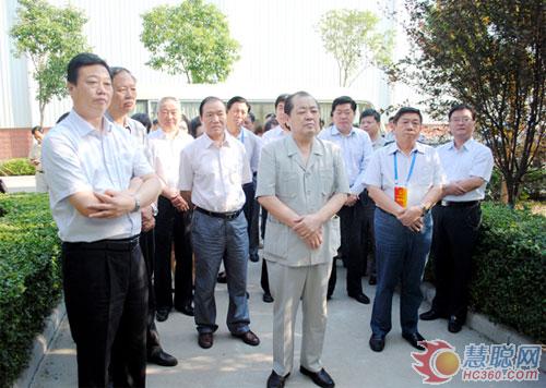 河南省人大常委会副主任刘新民到乐凯华光调研