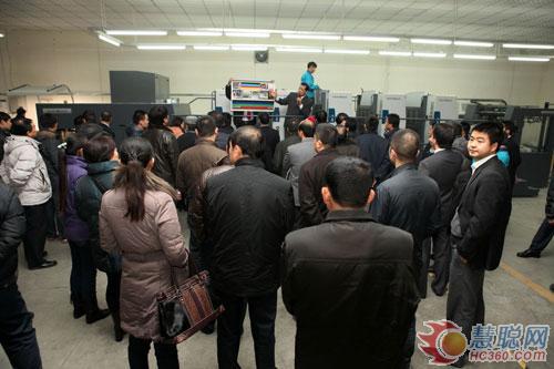 凭借强大的各项增值印刷功能，ROLAND 700印刷机帮助客户在包装印刷市场中实现盈利